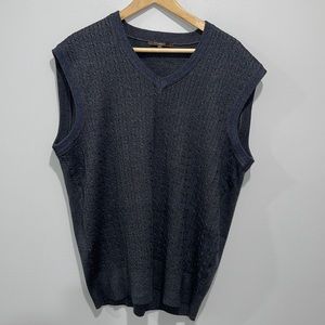 Men’s size XXL sleeveless vest sweater gray cable-knit